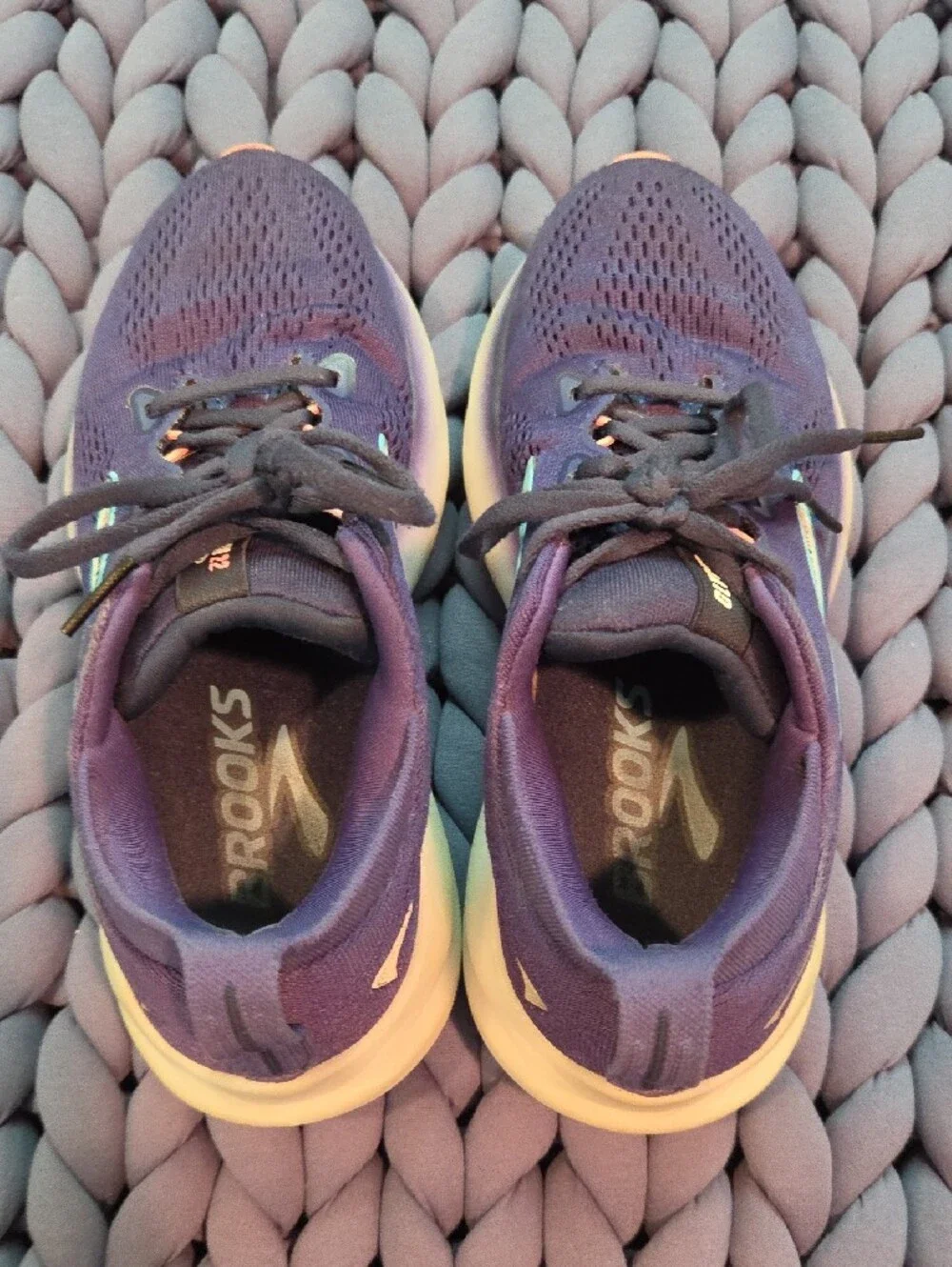 Brooks Glycerin 22 Women's Purple Running Sneakers with Pink Accents